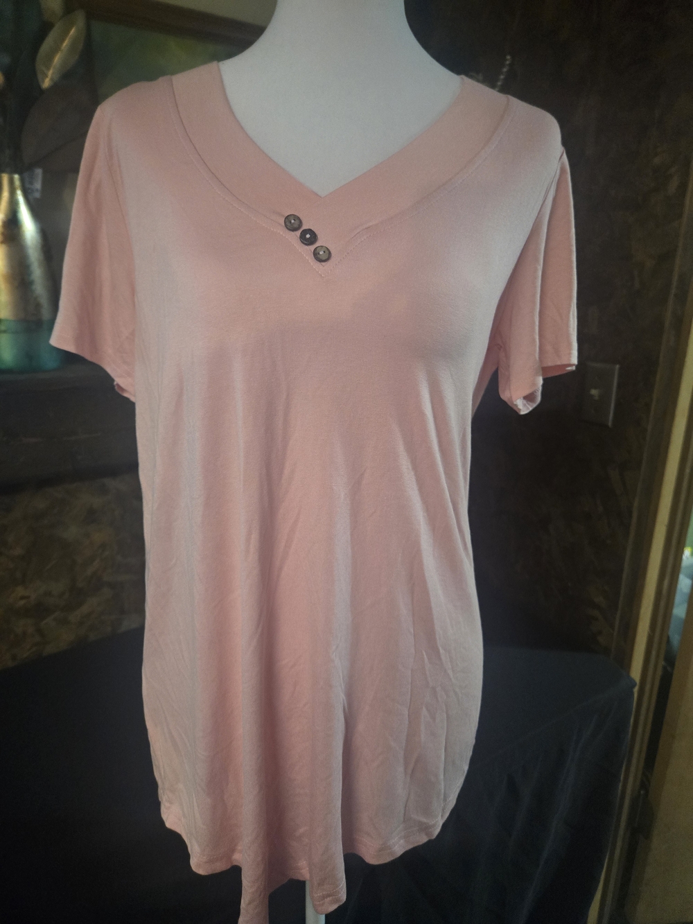 Women’s V-Neck Short Sleeve Top in Light Pink